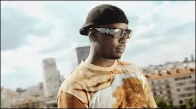 Comment s'appelle ce rappeur français ?