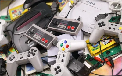 Qui des deux aime jouer aux jeux vidéo avec son senpai ?