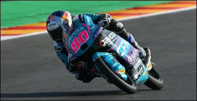 Lors de la course Moto3, David Alonso, le champion du monde, égalise Valentino Rossi en remportant 11 succès dans la même saison dans la plus petite catégorie. À quelle place finit Joel Kelso, lAustralien ?