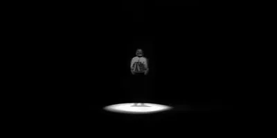 Quel chanteur est l'interpr&egrave;te du titre ''L'Inspecteur, le pr&eacute;sident et sa femme'' ?