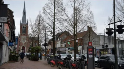 C'est le nom d'une ville de 20 000 habitants de la banlieue de Lille et aussi le nom d'un village de Franche-Comté :
