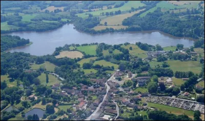Au moins les habitants de ce village de Haute-Vienne savent où aller !