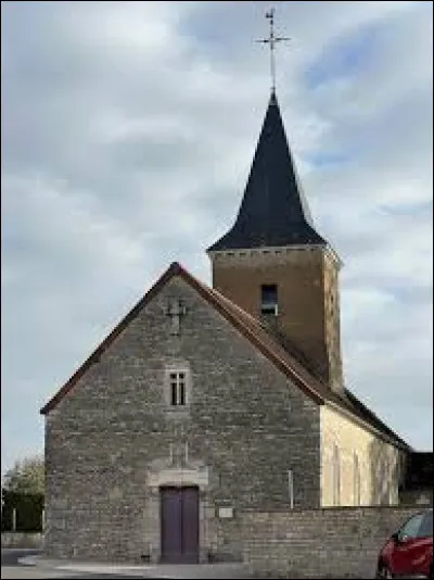 Nous terminons notre promenade au pied de l'église Saint-Pierre-ès-Liens, à Sombourg. Petit village de 68 habitants, dans l'arrondissement d'Avallon, il se situe dans l'ex région ...
