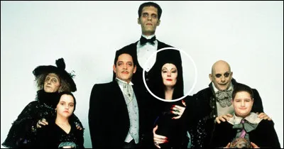 "La Famille Addams" est l'un des meilleurs films &agrave; regarder en famille pendant Halloween ! Quel est le pr&eacute;nom de la m&egrave;re de Mercredi ?