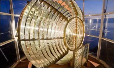 Quel est le nom de cette lentille de phare ?