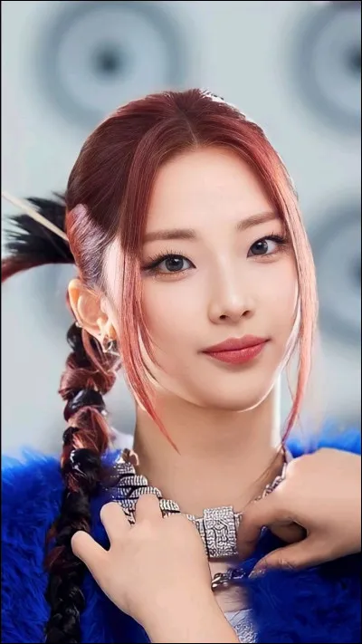 De quelle couleur la tenue de Ruka est-elle dans le rap 'Sheesh' ?