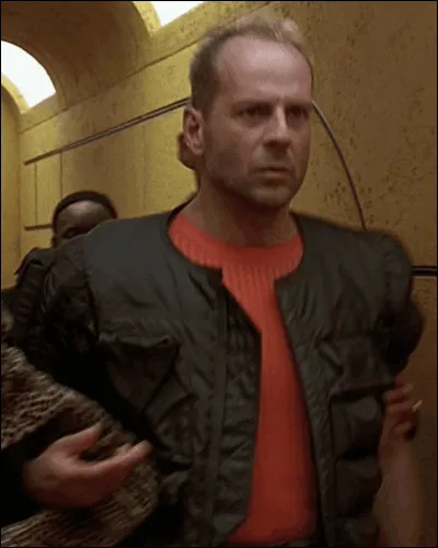 Dans "Le Cinquième Élément", quel acteur joue le rôle de Korben Dallas ?