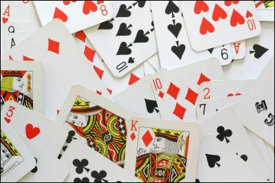 A la belote, le roi d'atout est la carte la plus forte.