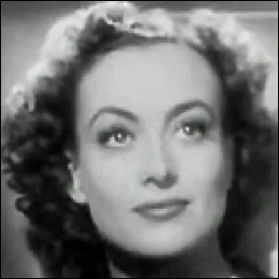 Lucille Fay LeSueur était le nom officiel de...