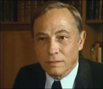 En mélangeant du gin, du vermouth rouge, du campari et en ajoutant une tranche d'orange, on a un cocktail...