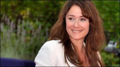 Qui est cette animatrice de télévision, ayant présenté l'émission "Chabada" de 2010 à 2013 ?