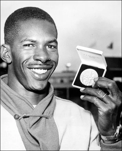 Dans quelle discipline s'est illustré le brésilien Adhemar Ferreira da Silva ?