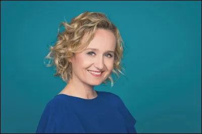 Quelle émission ''Caroline Roux'' présente-t-elle du lundi au jeudi sur France 5 ?