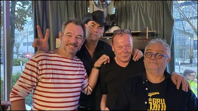 Quel est ce groupe de rock français, auteur du titre ''Caroline'' ?