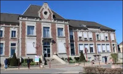 Village de l'arrondissement de Péronne, dans les Hauts-de-France, Combles se situe dans le département ...