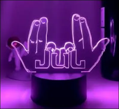 Où Jul rappe-t-il ?