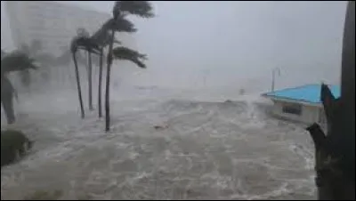 Quel ouragan a frappé la Floride le 10 octobre ?
