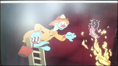 Quel film de Disney met en scène un groupe de clowns comme personnages secondaires ?