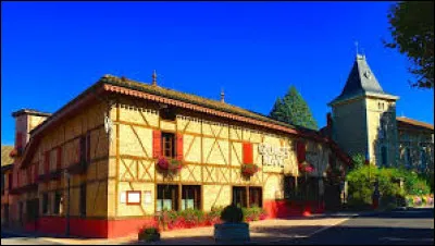 Un chef cuisinier de la région Rhône-Alpes, né à Bourg-en-Bresse a obtenu trois étoiles au Guide Michelin et 4 toques au Gault-Millau, de qui s'agit-il ?