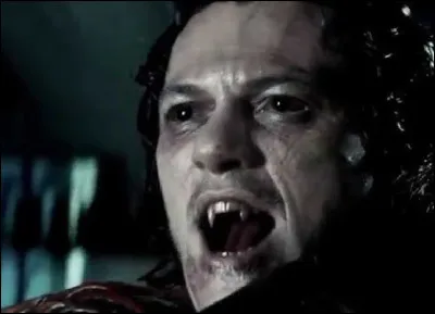 Parmi ces trois acteurs, lequel a joué Dracula le plus récemment ?