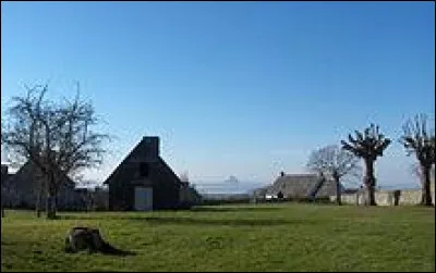 Nous sommes en Normandie, &agrave; Vains. Village de la Baie du Mont-Saint-Michel (que l'on aper&ccedil;oit au fond sur l'image), il se situe dans le d&eacute;partement ...