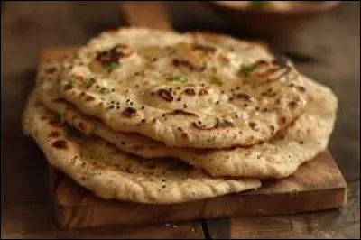 Le naan est le pain traditionnel indien.