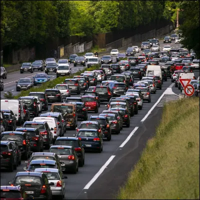 En matière d'automobile, qu'est-ce qu'il sera bientôt interdit dans plusieurs pays, dont la France ?