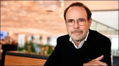 Quel nom porte le premier roman de l'écrivain Marc Levy ?