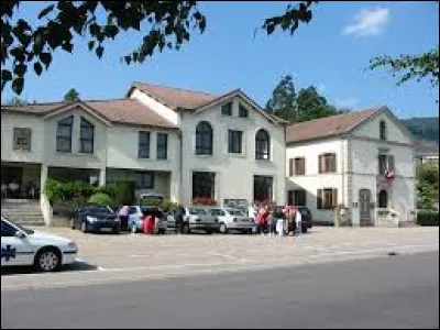 Les adhérents de la CGT et de la CFDT se donnent rendez-vous au Syndicat. Commune de Lorraine, dans l'aire d'attraction Romarimontaine, elle se situe dans le département ...