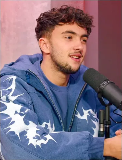 Qui est ce youtubeur français qui a récemment réussi un exploit hors du commun ?