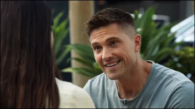 Pourquoi Lucy ne veut pas sortir avec Tim ?