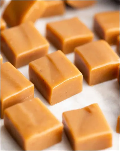 Pardonnez-moi ! J'attends, quand elle chante auprès des miens partis trop tôt !