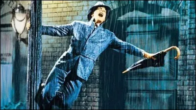 Mon cur soupire, reviens, j'attendrai les baisers dans le soir, reviens à Sorrento.