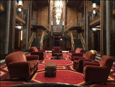 Quel motel apparaît dans la série "American Horror Story : Hotel" ?