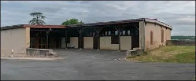 Petit village Gersois de 72 habitants, dans le pays d'Astarac, Cazaux-Villecomtal se situe dans l'ex région ...