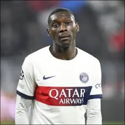 Qui est ce célèbre joueur de football, évoluant au PSG ?