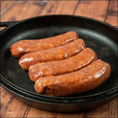 6. Cuisine espagnole et portugaise (égalité) : Le chorizo est une saucisse d'origine hispano-portugaise. Cependant, "chorizo" est l'appellation espagnole. Comment dit-on en portugais ?