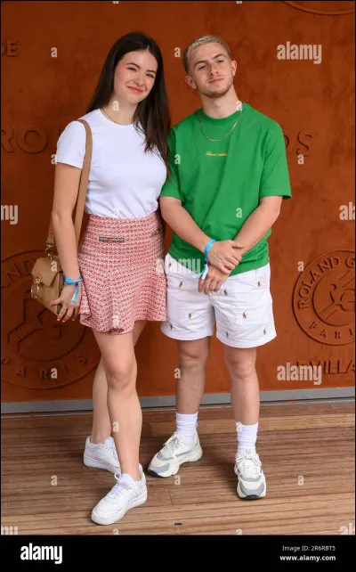 Question bonus : qui est la petite amie de Michou ?