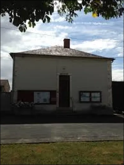 Petit village de 80 habitants, dans l'arrondissement de Saint-Amamnd-Montrond, Villecelin se situe dans le département ...
