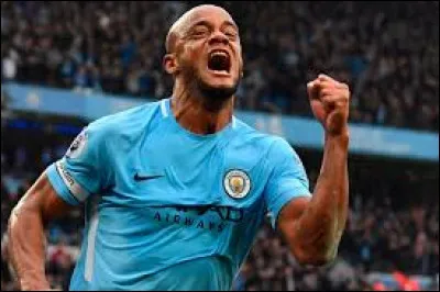 Quelle équipe de football Vincent Kompany entraine-t-il actuellement ?