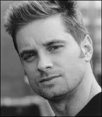 Quel actreur tient le rle de l'agent Stasiak ?