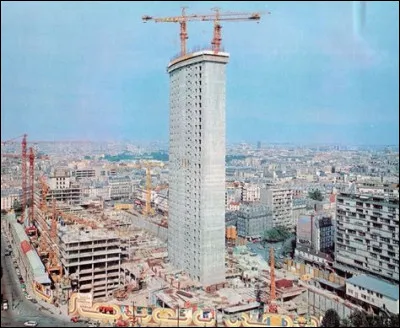 En quelle année à été construite la tour Montparnasse a Paris ?