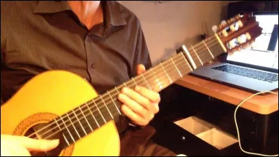 Quel chanteur interprétait la chanson "Laisse béton" ?