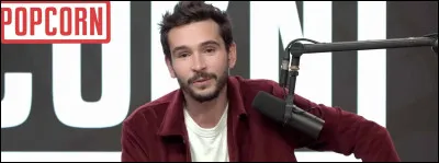 Quel est le pseudo de ce célèbre streamer français, connu pour son émission "Popcorn" diffusée sur la plateforme de streaming Twitch ?