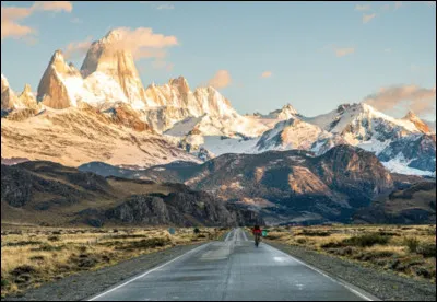 Cette route mythique se situe en Argentine. De la frontière bolivienne au sud de la Patagonie, elle traverse d'innombrables paysages incroyables dans plusieurs parcs nationaux. Quel est son nom ?