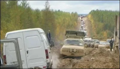 La route A360, ou route de Léna était la définition de "catastrophe". Avant sa rénovation, elle devenait avec la pluie un bourbier incontrôlable causant d'énormes bouchons, avec des conditions climatiques nordiques difficiles. Dans quel pays se situe-t-elle ?