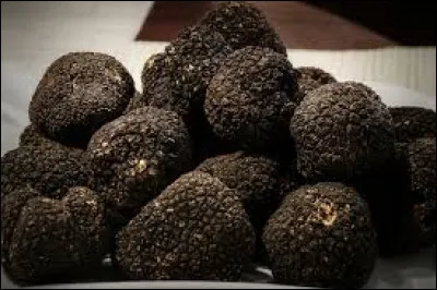 Quel aliment est souvent appelé "l'or noir de la cuisine" ?