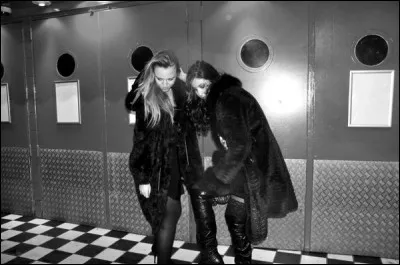 Qui chantait "Les P'tites Femmes de Pigalle" en 1973 ?