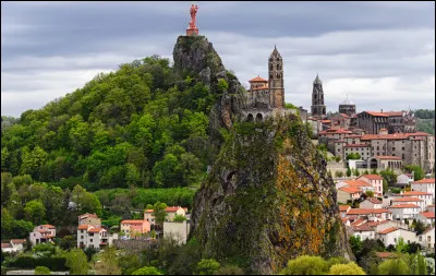 En France quel est le point culminant du Massif central ?