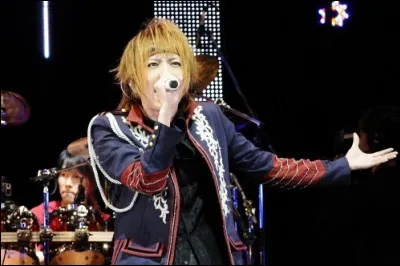 Le tatouage sur son bras gauche représente :